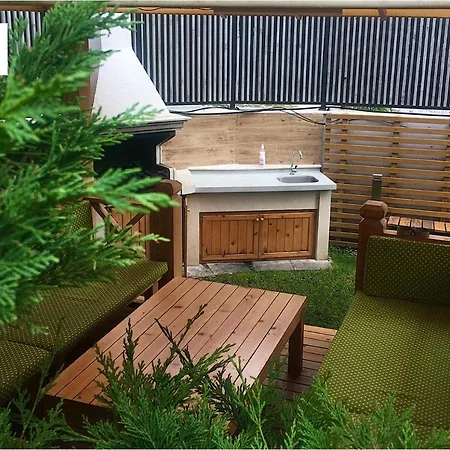 Quiet, Centrally Located & Swimming Pool Apartment *