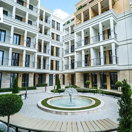 Quiet, Centrally Located & Swimming Pool *